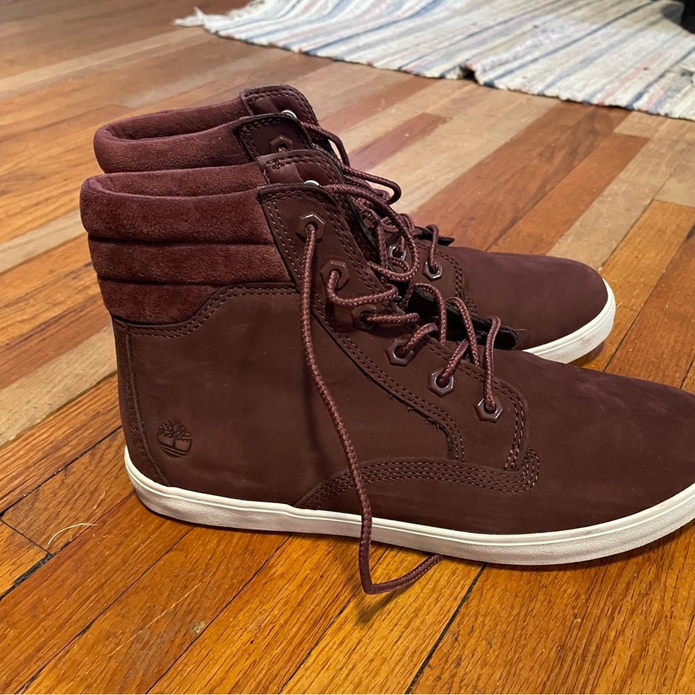 Burgundy Timberland Women’s Dausette Lace-Up Sneaker Boots